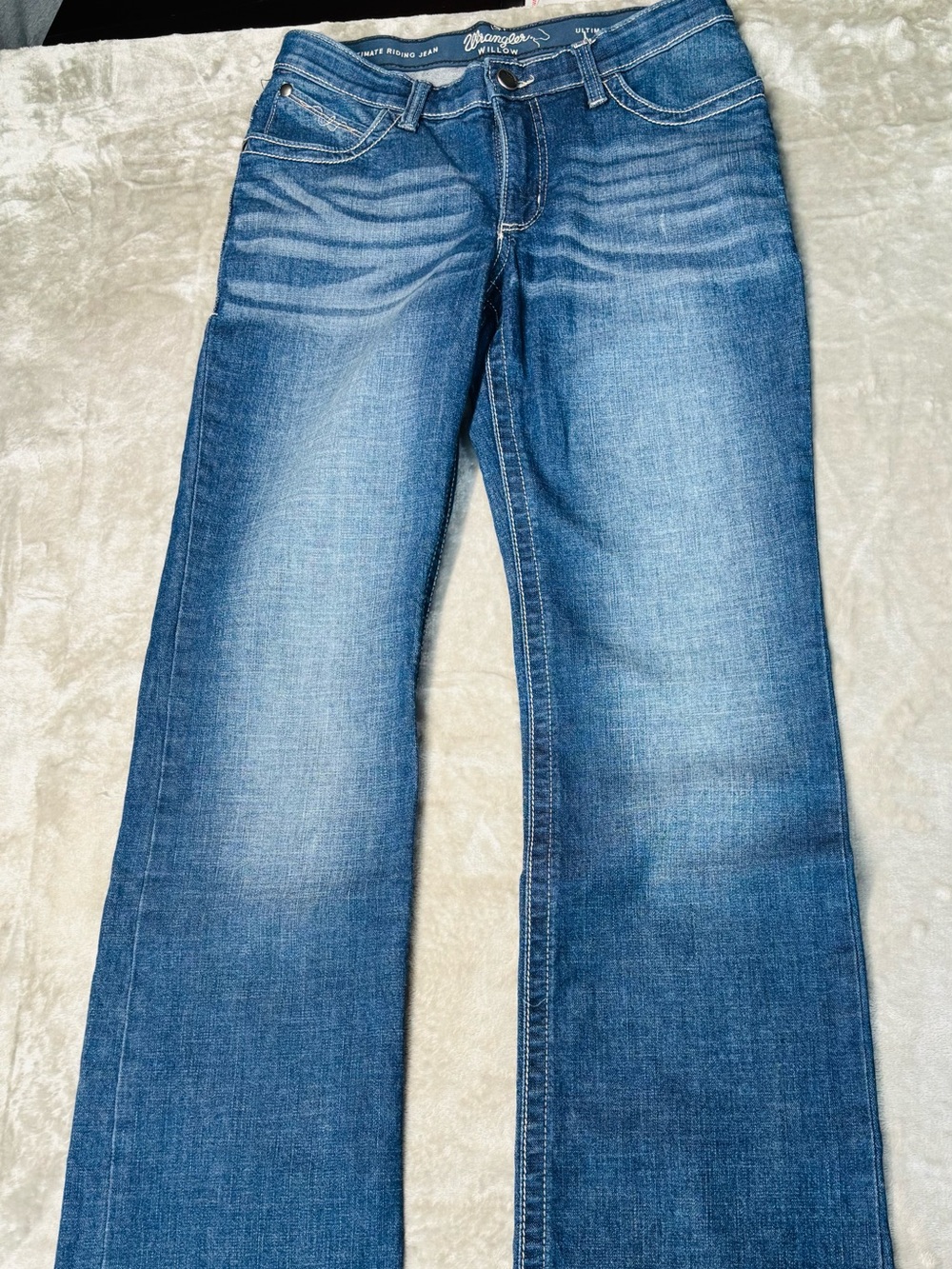 Wrangler Women’s Bootcut Jeans in Faded Blue Denim